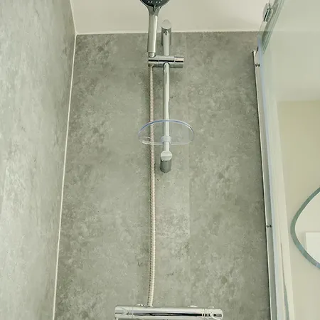 아파트 Station House *